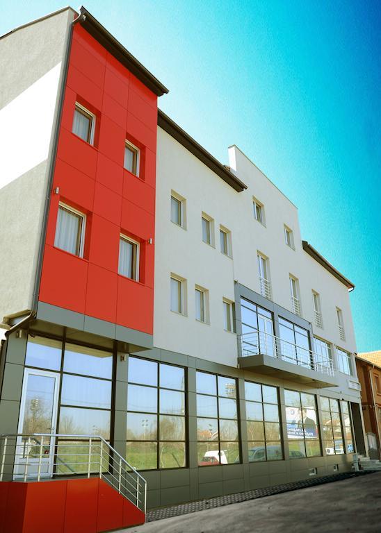 Garni Hotel Crystal Ice นิส ภายนอก รูปภาพ